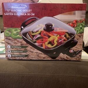 Brentwood Black Electric Skillet with Adjustable Temperature